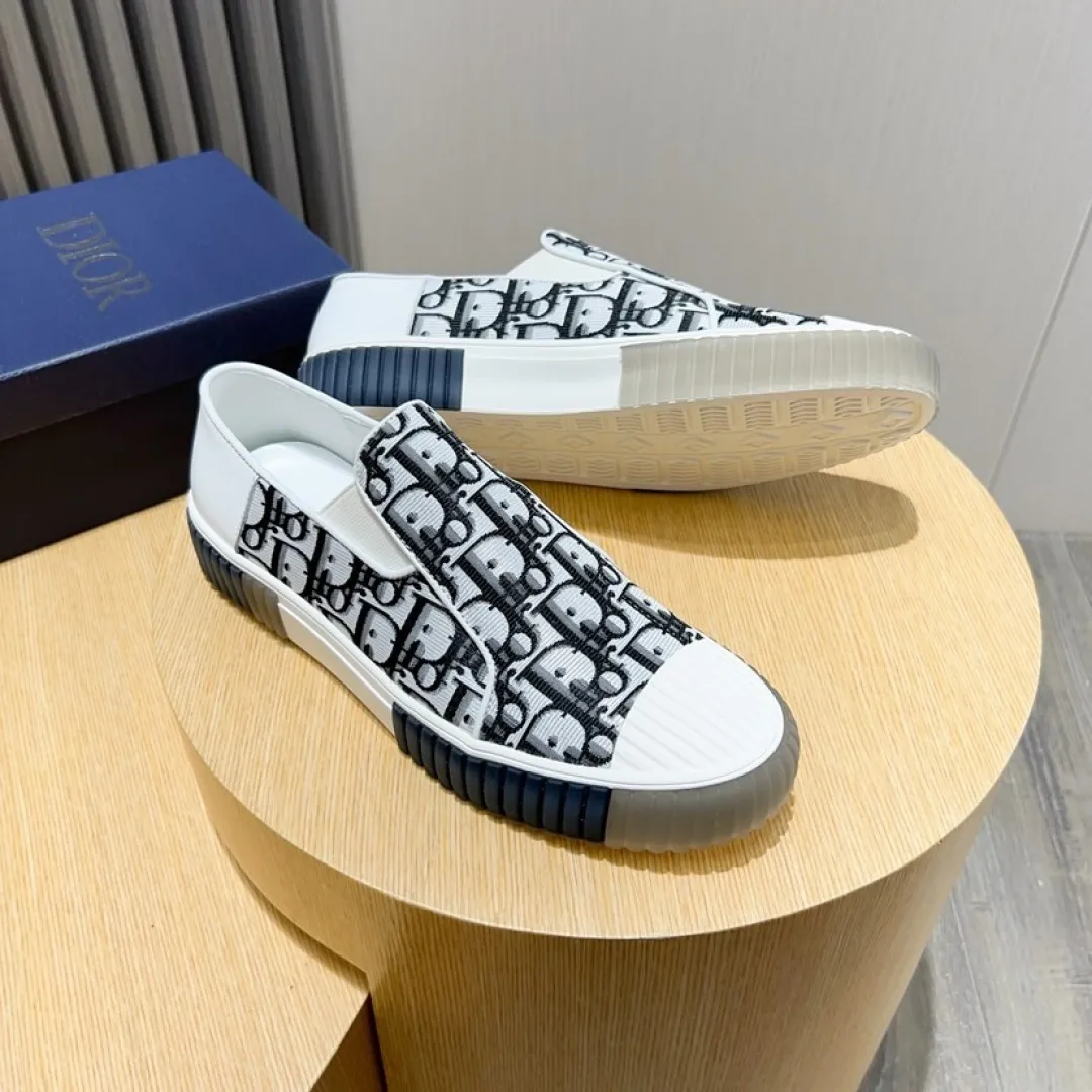 Men's men's shoes💰P400💰[DIOR] Dior's new slip-on shoes🆕Exclusive hot-selling items in stock✨Very comfortable on the feet, fine workmanship Material: Original fabric➕High-quality sheepskin lining + original wear-resistant outsole👍🏻Features: High-end and comfortable, purely handmade to create the perfect shoe that suits you best. Number of yards: 38–45